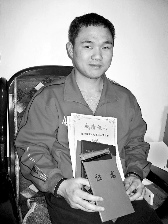 他们在漆黑的世界里歌唱(组图)